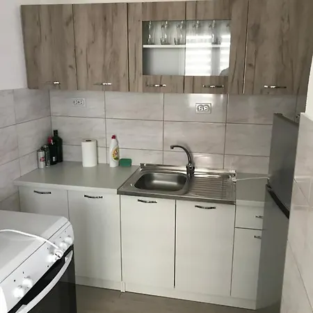 Golubina - アパート