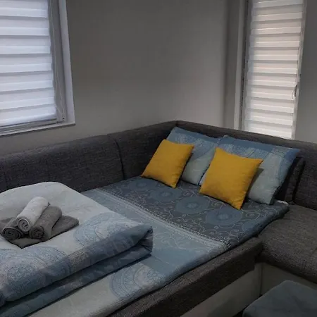 アパート Golubina - *